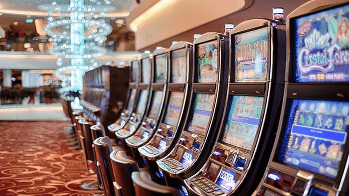 မြန်မာ sportsbook တွင် ဘောလုံးနှင့် အားကစားအမျိုးမျိုး live odds ဖြင့် လောင်းကစားနေသည့် မြင်ကွင်း